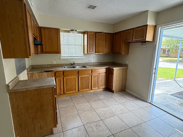 1207 N 77 Sunshine Strip #3 — Photo 4