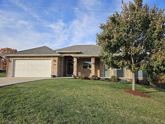 3rd image of 1107 Lake Road Drive