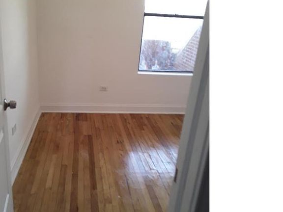 3rd image of 5615 S Michigan Ave #3
