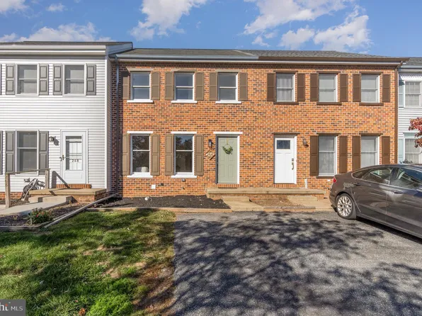266 Lumber St, Mount Joy, PA 17552
