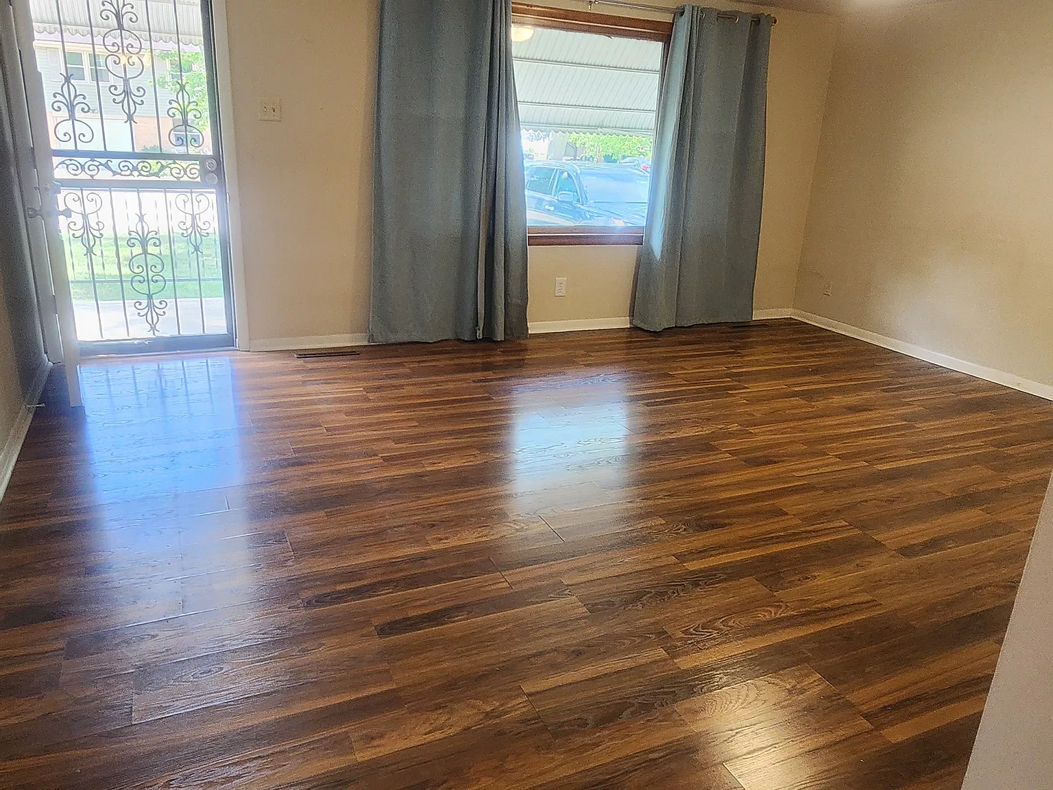 3 bed, $1,700 — Photo 2