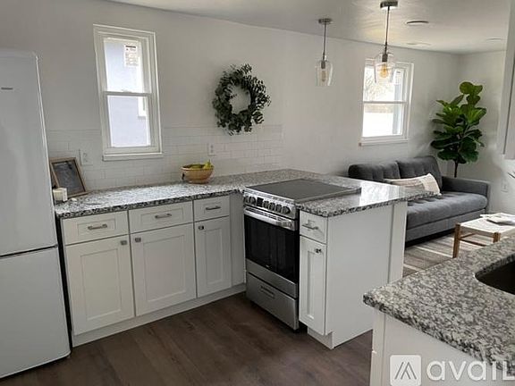 2nd image of 1121 E Main St