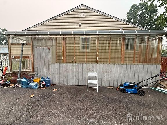 3rd image of 89 Oak Ln