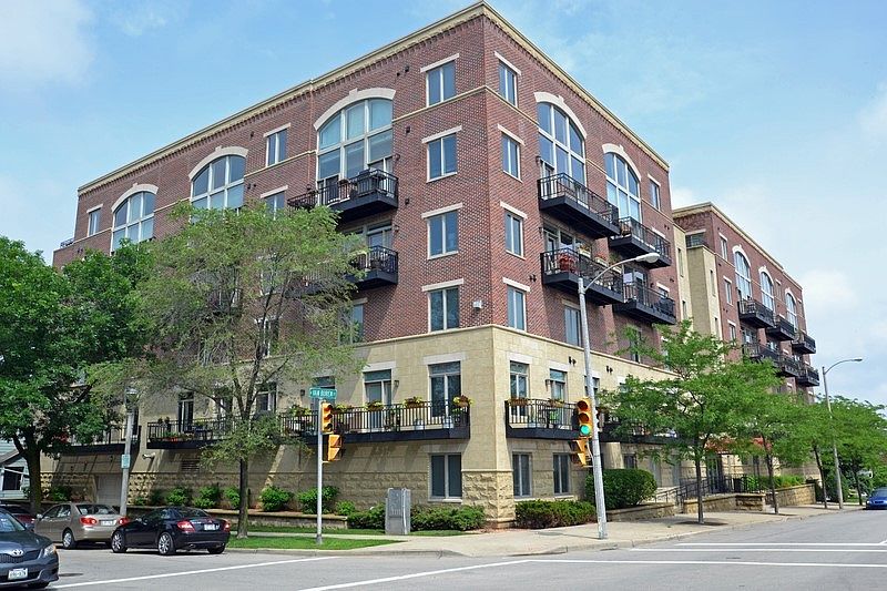 1st image of 1515 N Van Buren St APT 503