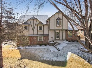 2113 W 121st St, Leawood, KS 66209