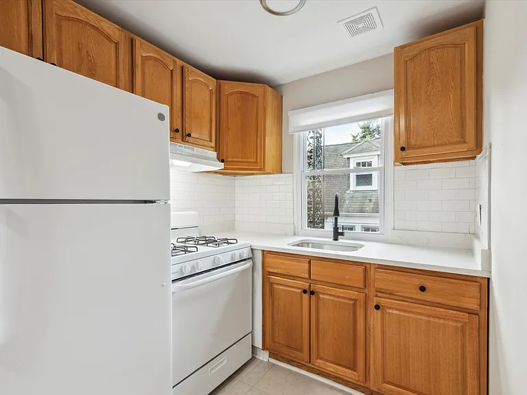 630 W Sedgwick St #6 — Photo 6