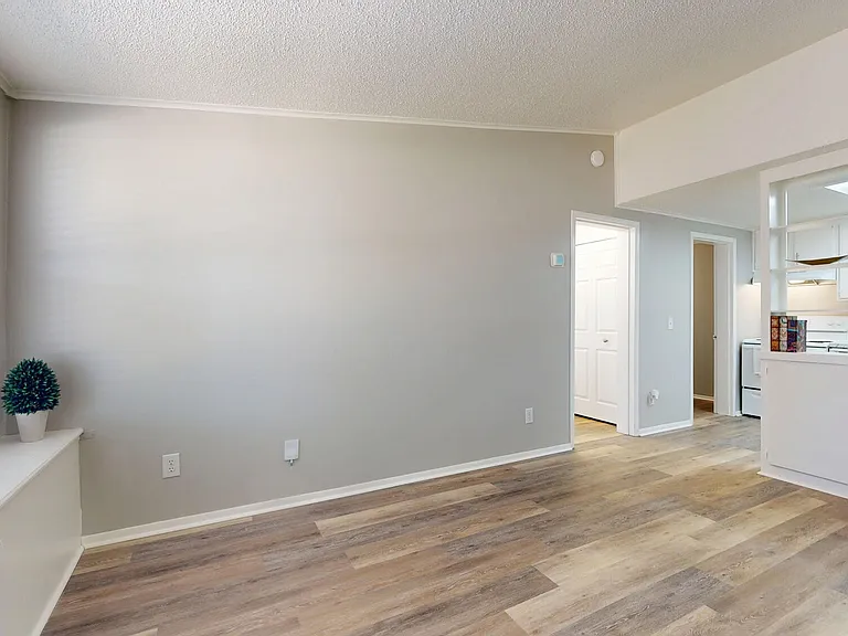 Canyon and Knox Landing Apartments — Photo 6