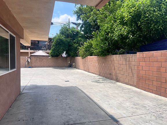 3rd image of 6829 Simpson Ave #3