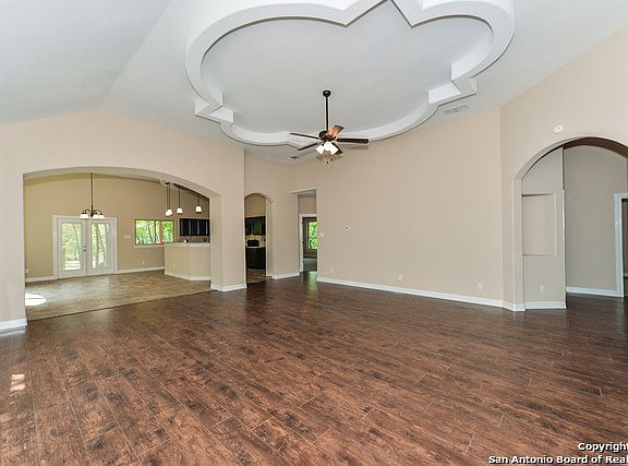 4th image of 23111 Kendall Way
