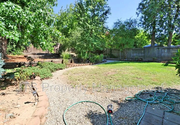 6830 Mellodora Dr — Photo 64