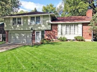 3706 W 49th St, Roeland Park, KS 66205