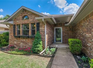 1812 Victoria Dr, Edmond, OK 73003