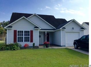 4711 Corena Dr, New Bern, NC 28562