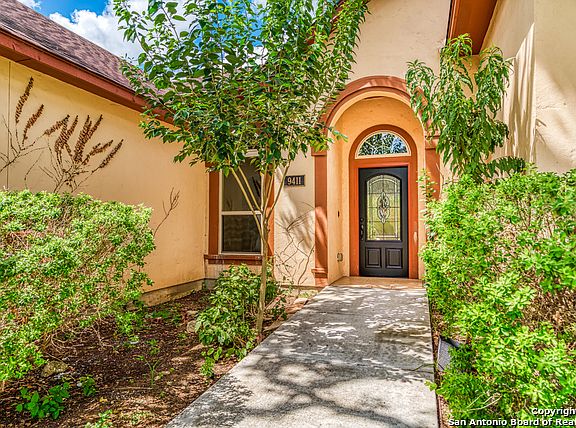 2nd image of 9411 Holly Pl