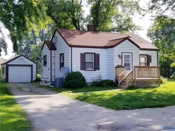 828 W College Ave, Woodville, OH 43469