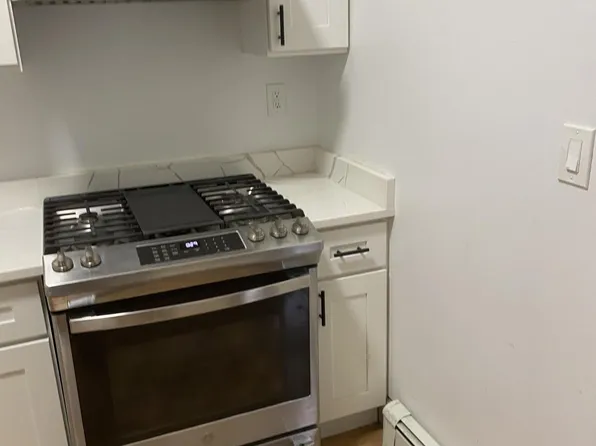363 Crescent St #2, Waltham, MA 02453