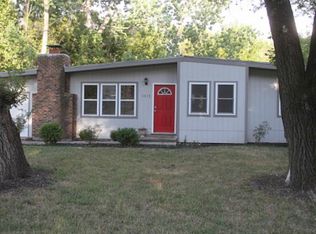 1615 N 75th Dr, Kansas City, KS 66112