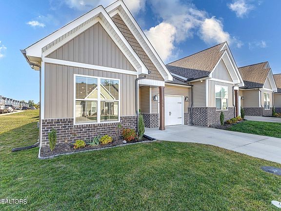 2nd image of 186 Gray Wolf Way