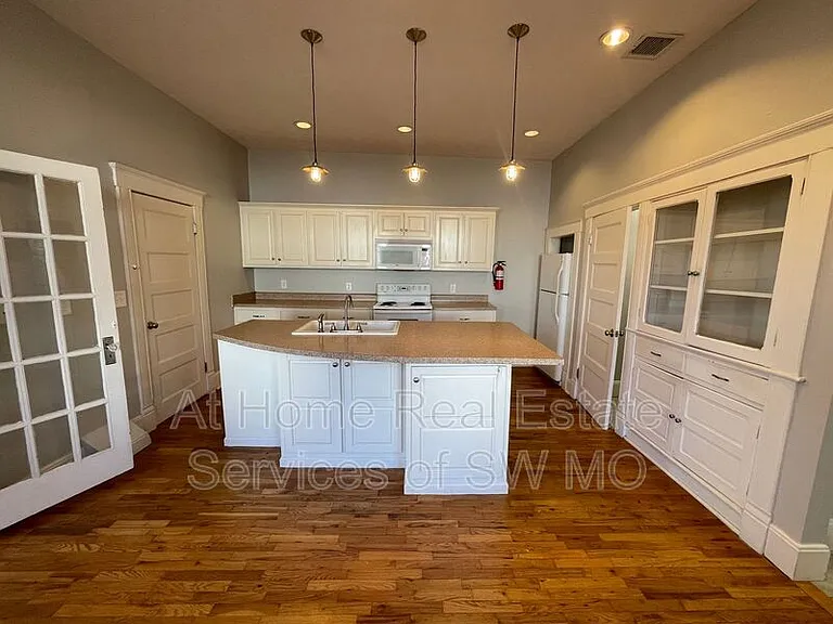 769 S South Ave #C — Photo 1