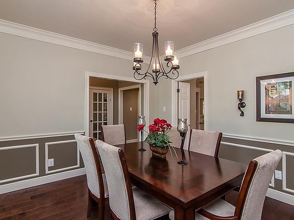 5th image of 2015 Garden Terrace Dr