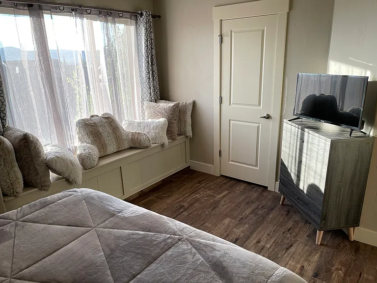 5635 Oslo Ln — Photo 10