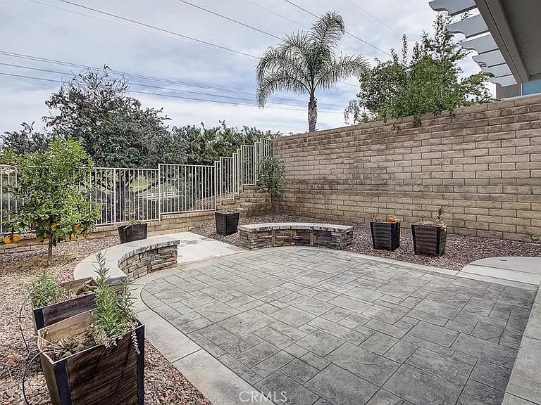 28545 Calex Dr — Photo 15
