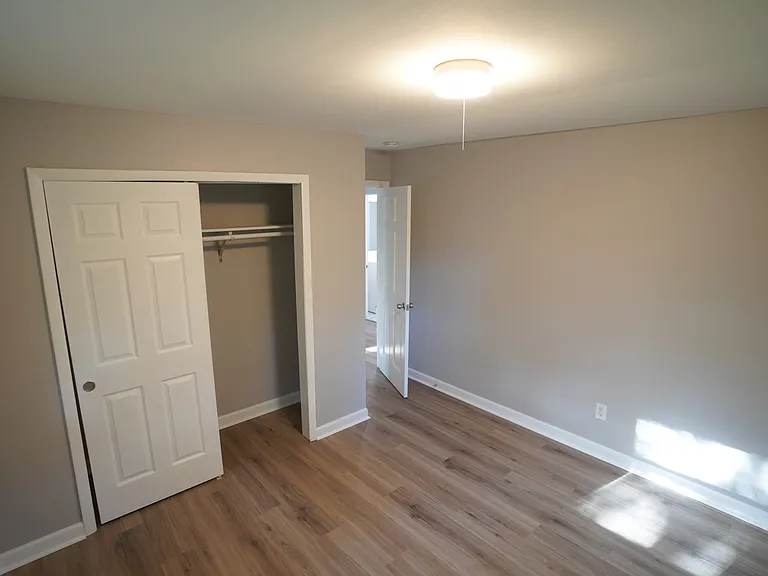 1501 N Freund Ave — Photo 18