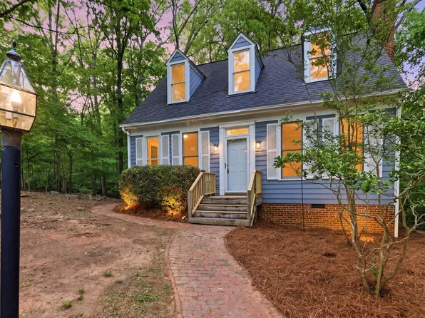 102 Markham Dr, Chapel Hill, NC 27514