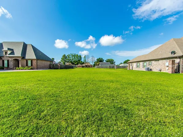 172 Godchaux Dr, Houma, LA 70360
