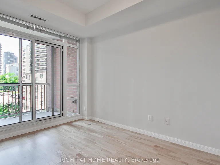 900 Mount Pleasant Rd #411 — Photo 10