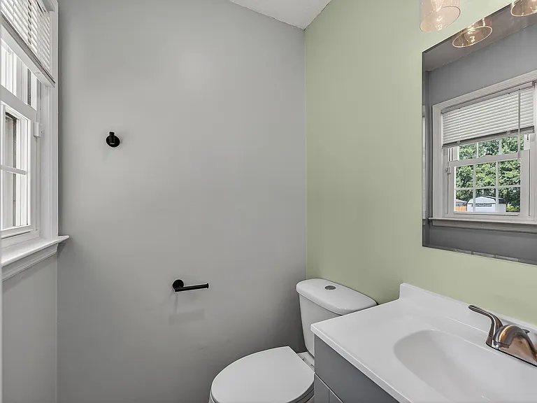 2527 Country Club Rd — Photo 14