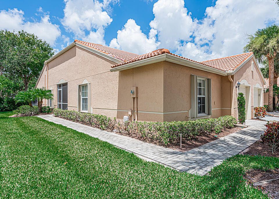 1st image of 8488 Logia Cir