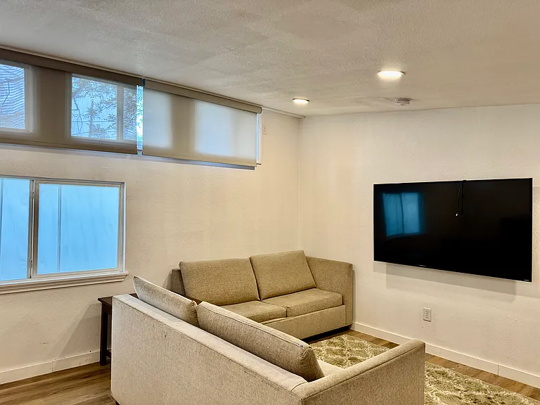 127 Loy Dr — Photo 5