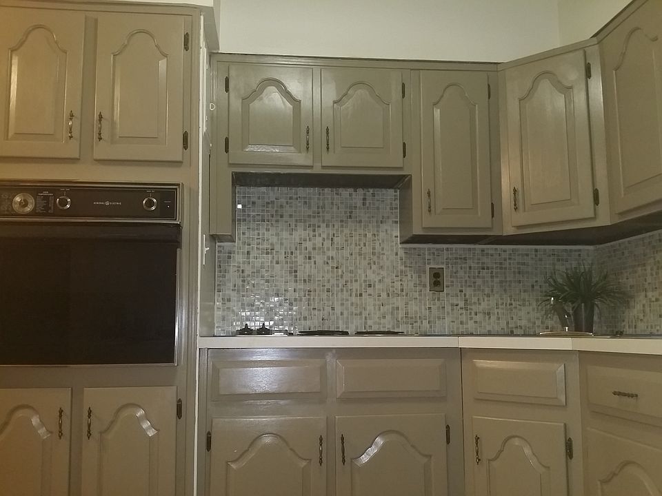 1st image of 718 E 79th St #1