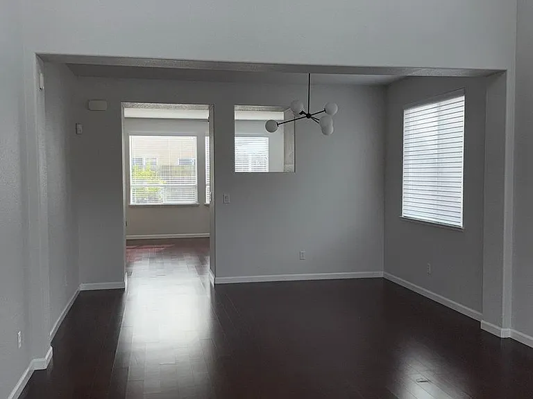 7916 Splendid Way — Photo 4