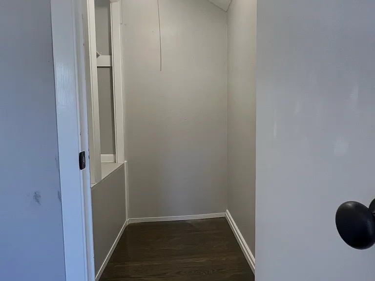 11-17 Dupont Pl #15 — Photo 16