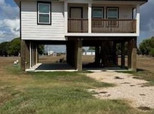 544 Buckskin Dr, Palacios, TX 77465