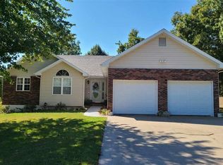 1105 Hillcrest Ln, Warsaw, MO 65355