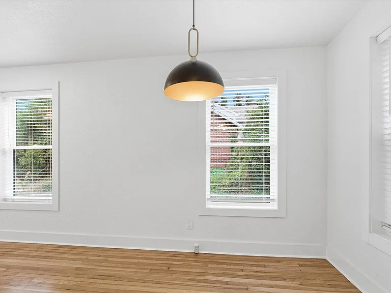 421 E Jennings St — Photo 15