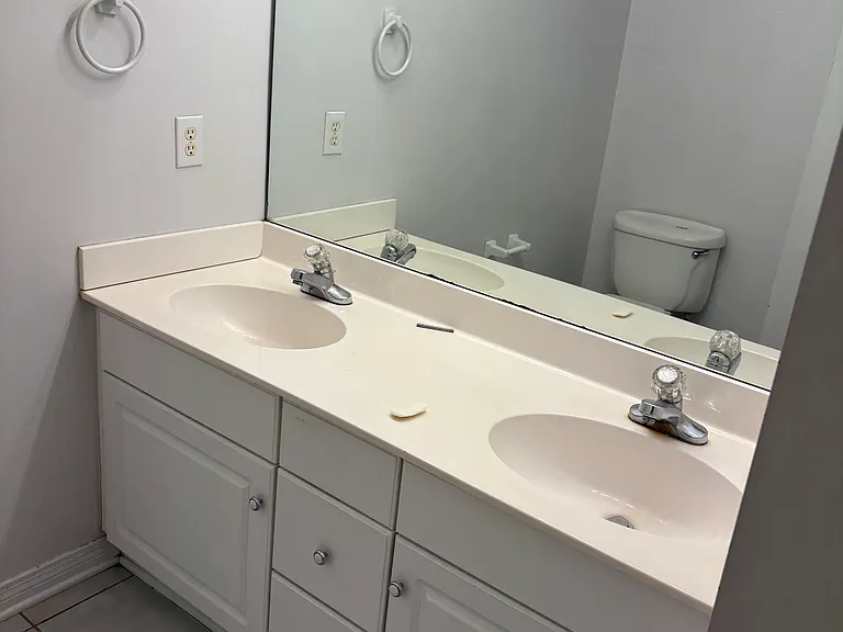 2279 Wallace Cir — Photo 10