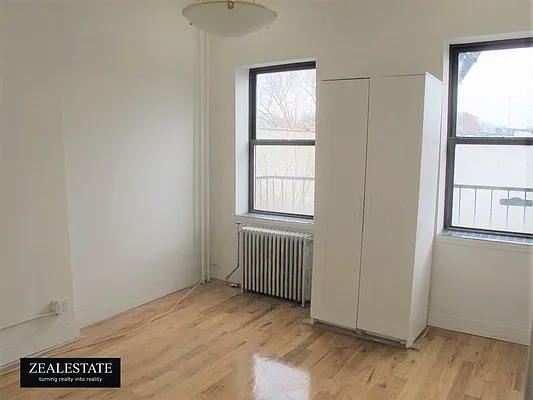 Rented by ZealEstate Group Inc | media 35