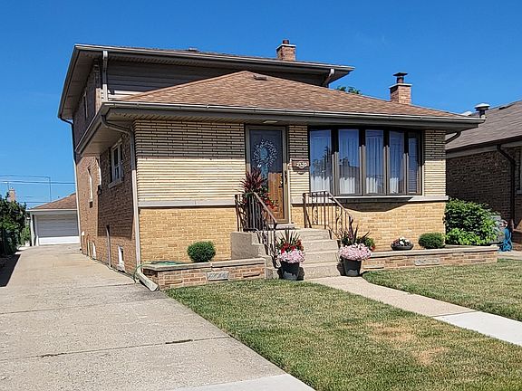 2nd image of 2520 Sheila St