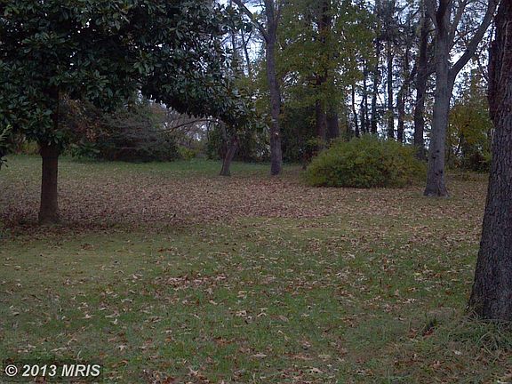 4th image of 1515 Barrack Ln