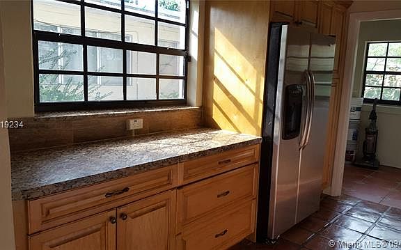 4th image of 3615 Franklin Ave