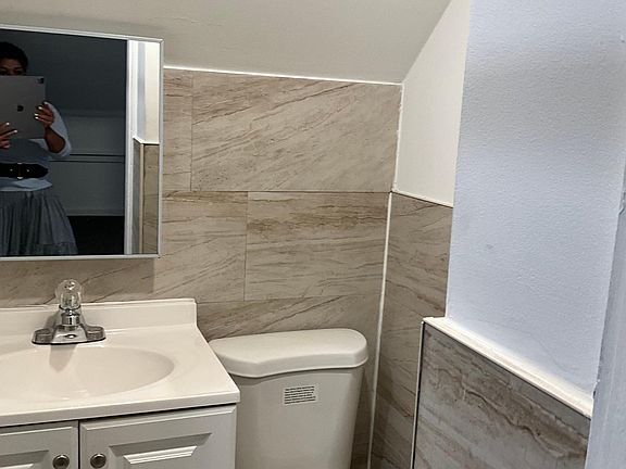 5th image of 130 Three 122street St #2
