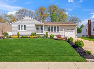 35 Ontario Ave, Massapequa, NY 11758