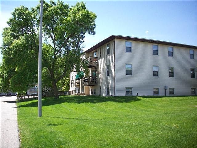 2nd image of 1301 N Hershey Rd APT 8