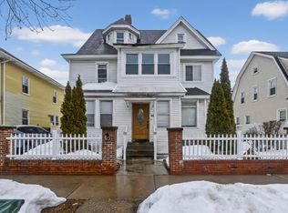 25 Dresden St, Springfield, MA 01109