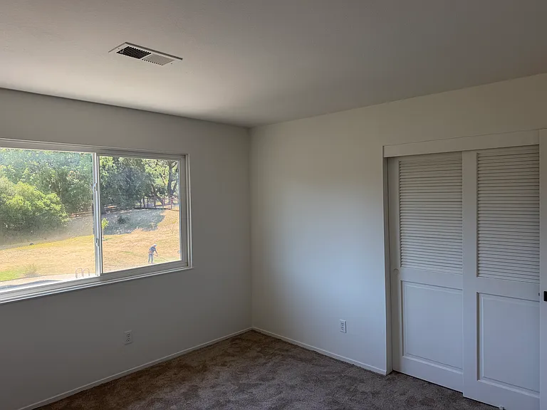 427 Bloom Ln — Photo 30
