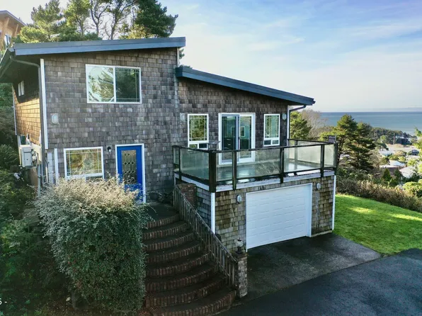 1044 King St, Yachats, OR 97498